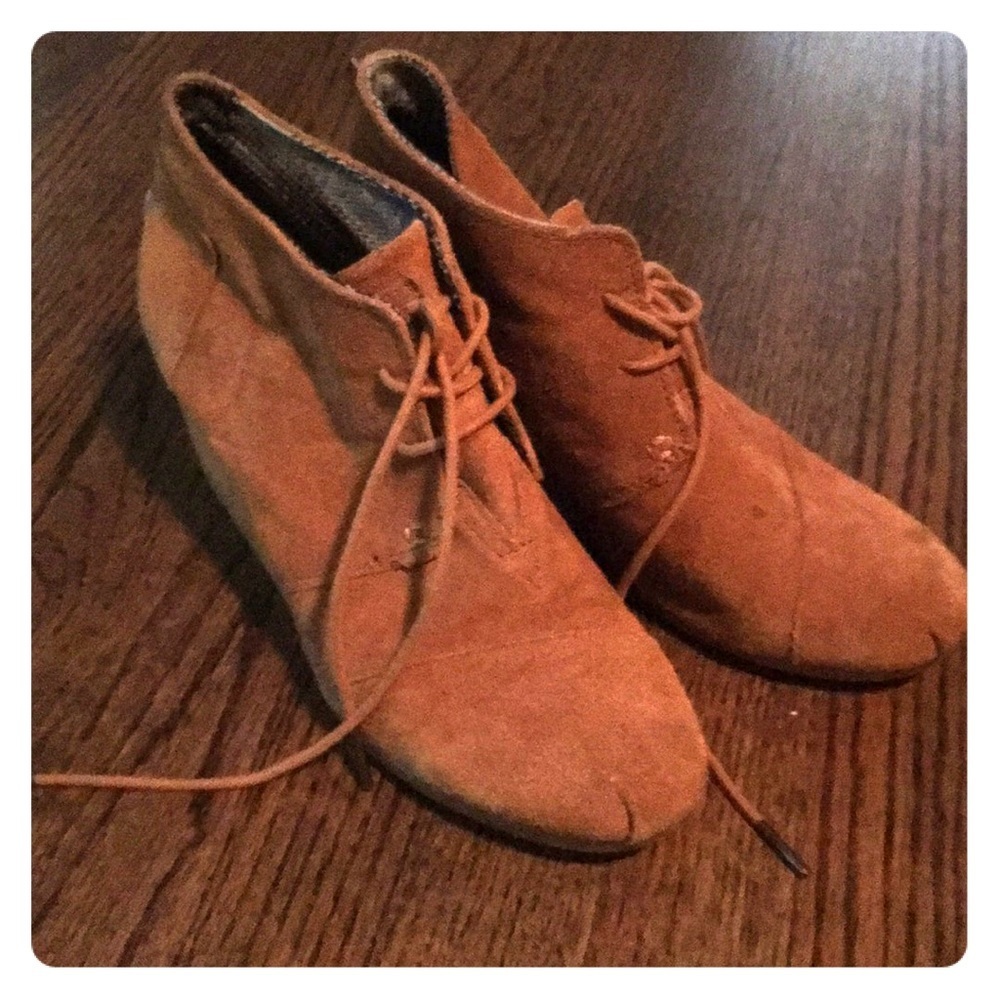 Toms desert booties